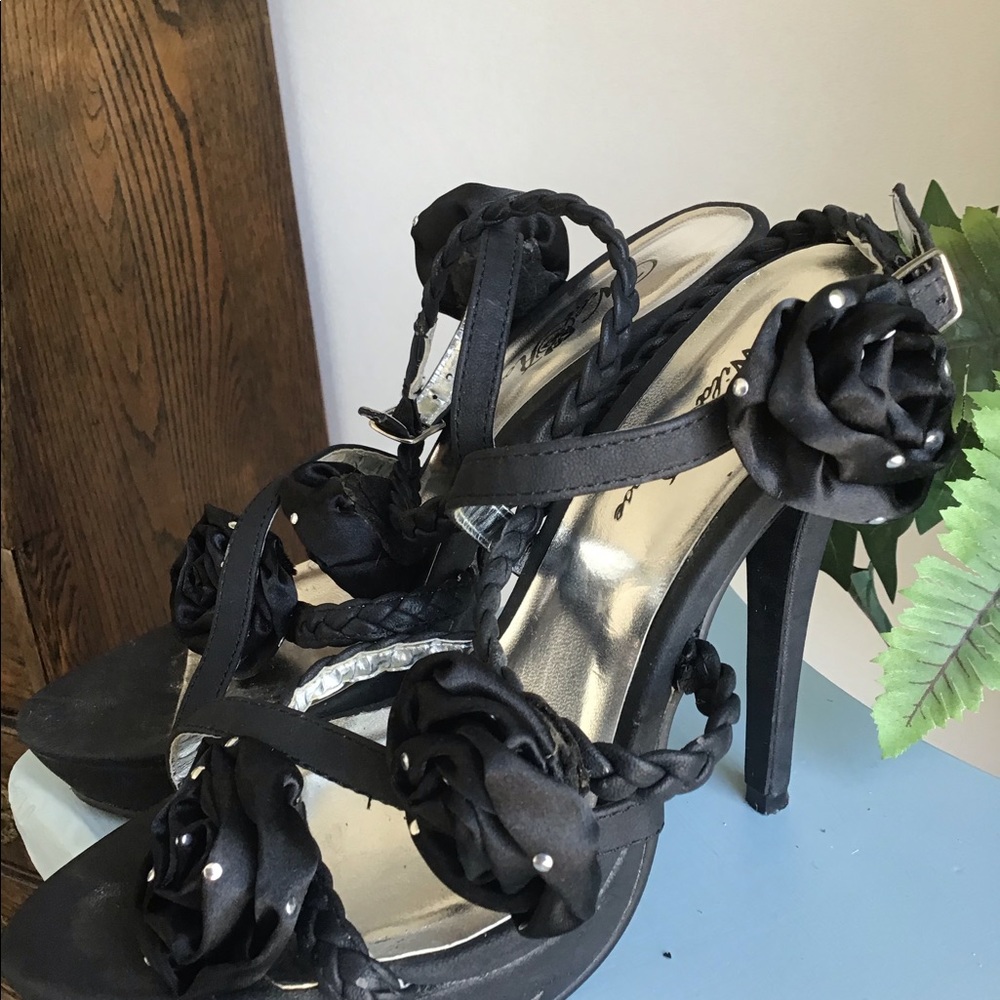 Wild rose women’s  shoes plattaform size 7 1/2